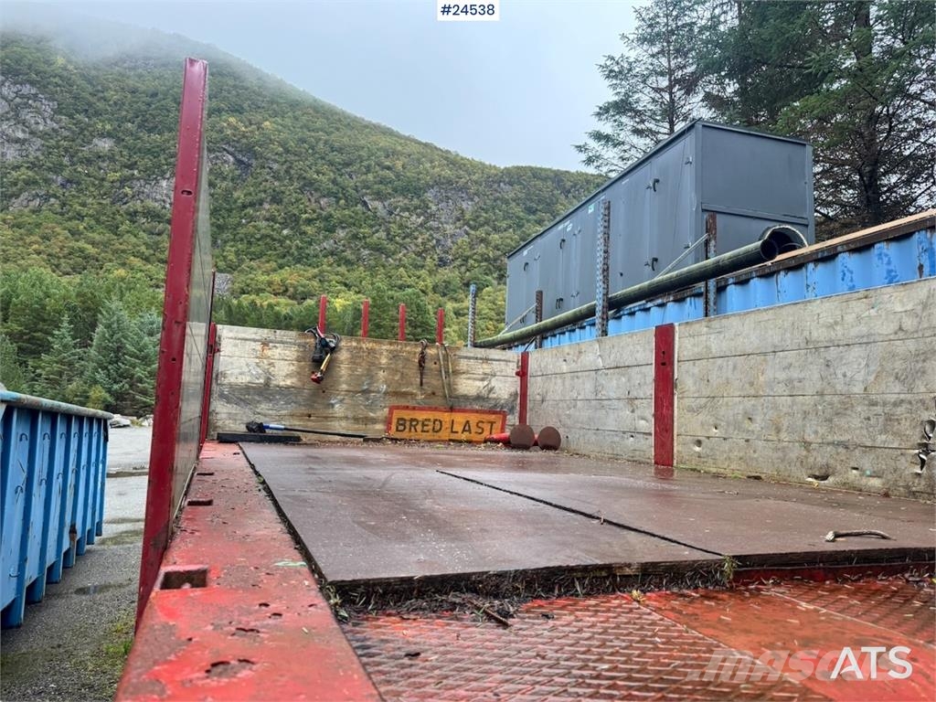 Vang Machine Semi-Trailer with Hydraulic Ramps and Exte Other semi-trailers