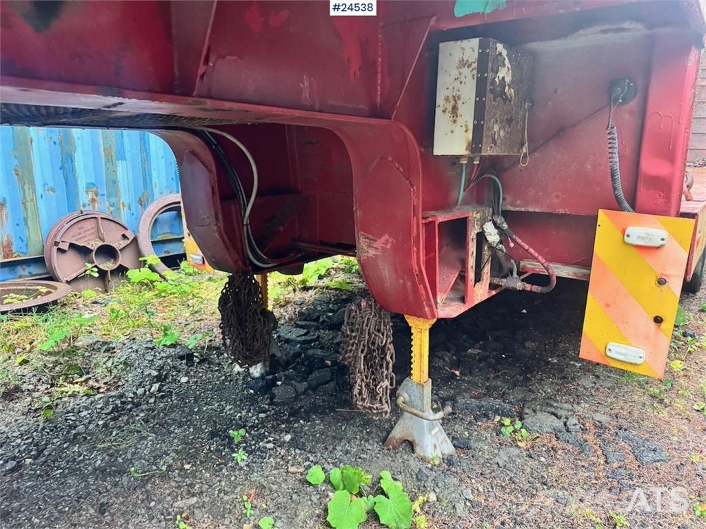 Vang Machine Semi-Trailer with Hydraulic Ramps and Exte Other semi-trailers