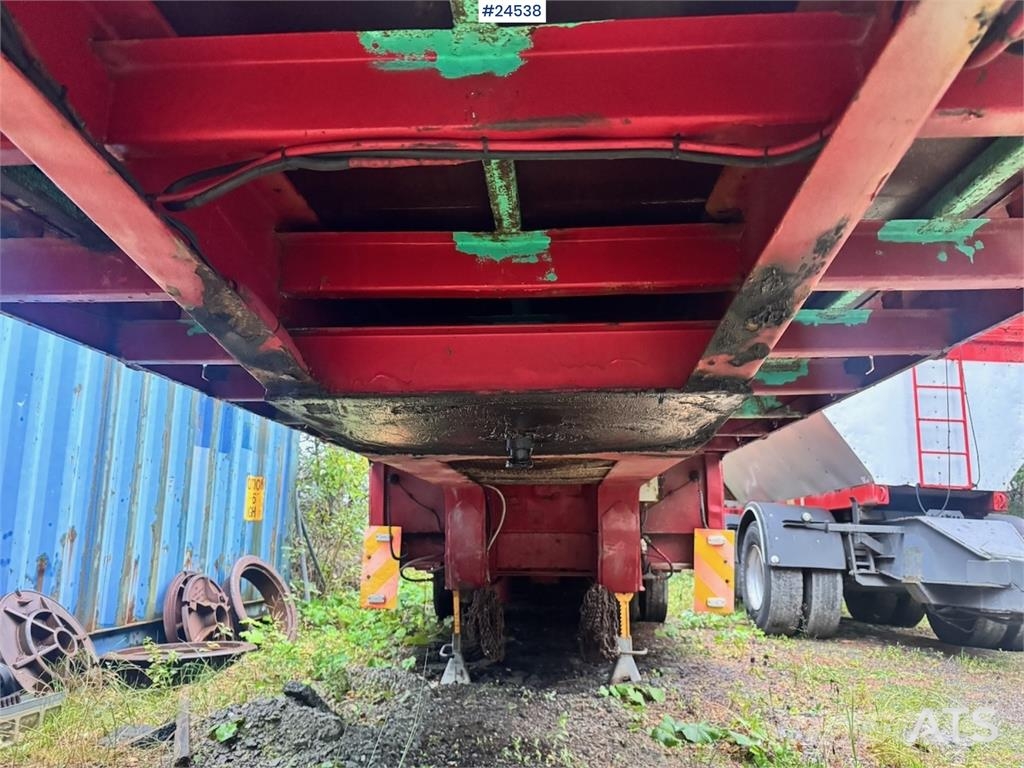 Vang Machine Semi-Trailer with Hydraulic Ramps and Exte Other semi-trailers