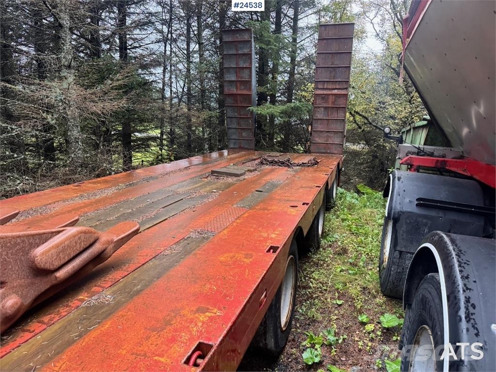 Vang Machine Semi-Trailer with Hydraulic Ramps and Exte Other semi-trailers