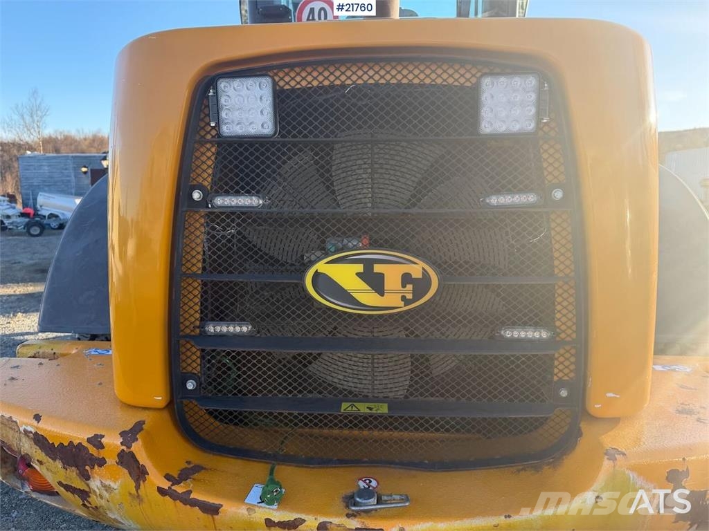 Venieri 7.63C wheel loader w/original bucket لوادر بعجل