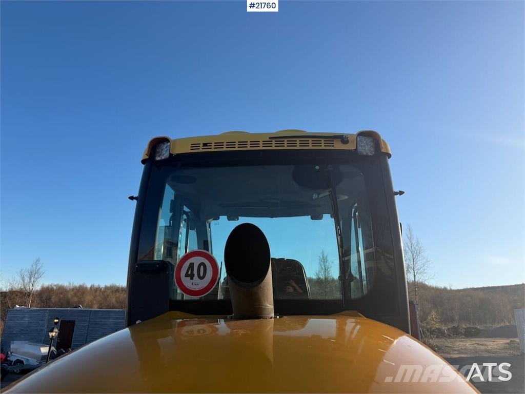 Venieri 7.63C wheel loader w/original bucket لوادر بعجل