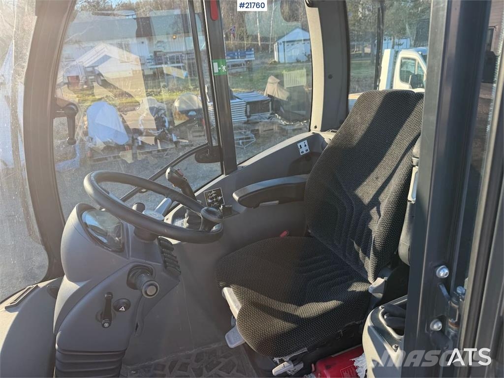 Venieri 7.63C wheel loader w/original bucket لوادر بعجل