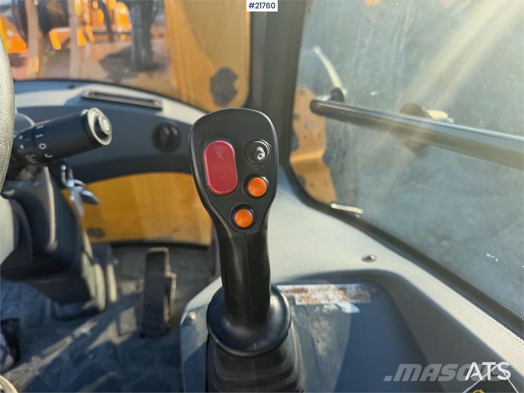 Venieri 7.63C wheel loader w/original bucket لوادر بعجل