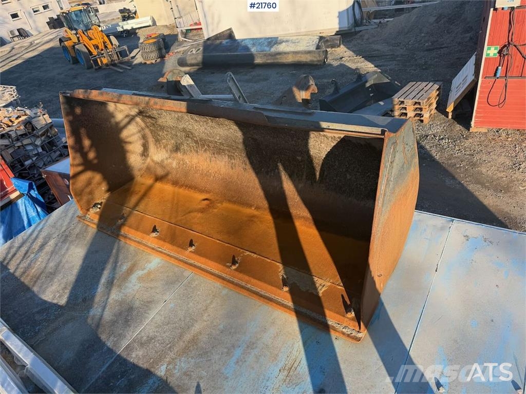Venieri 7.63C wheel loader w/original bucket لوادر بعجل