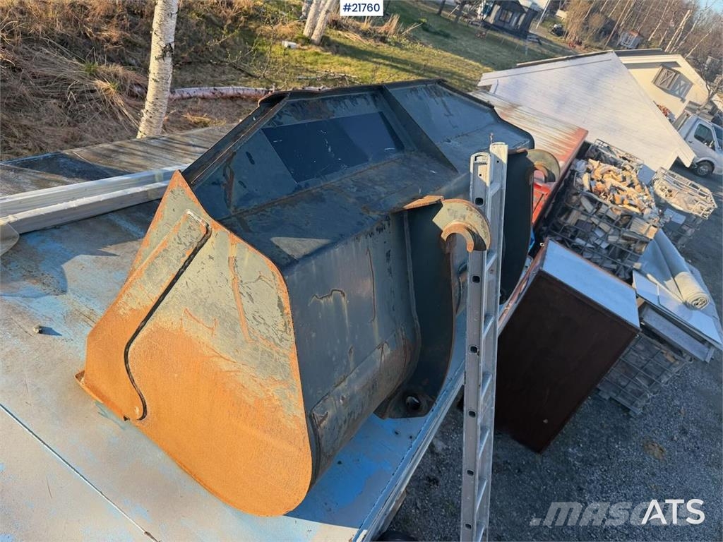 Venieri 7.63C wheel loader w/original bucket لوادر بعجل