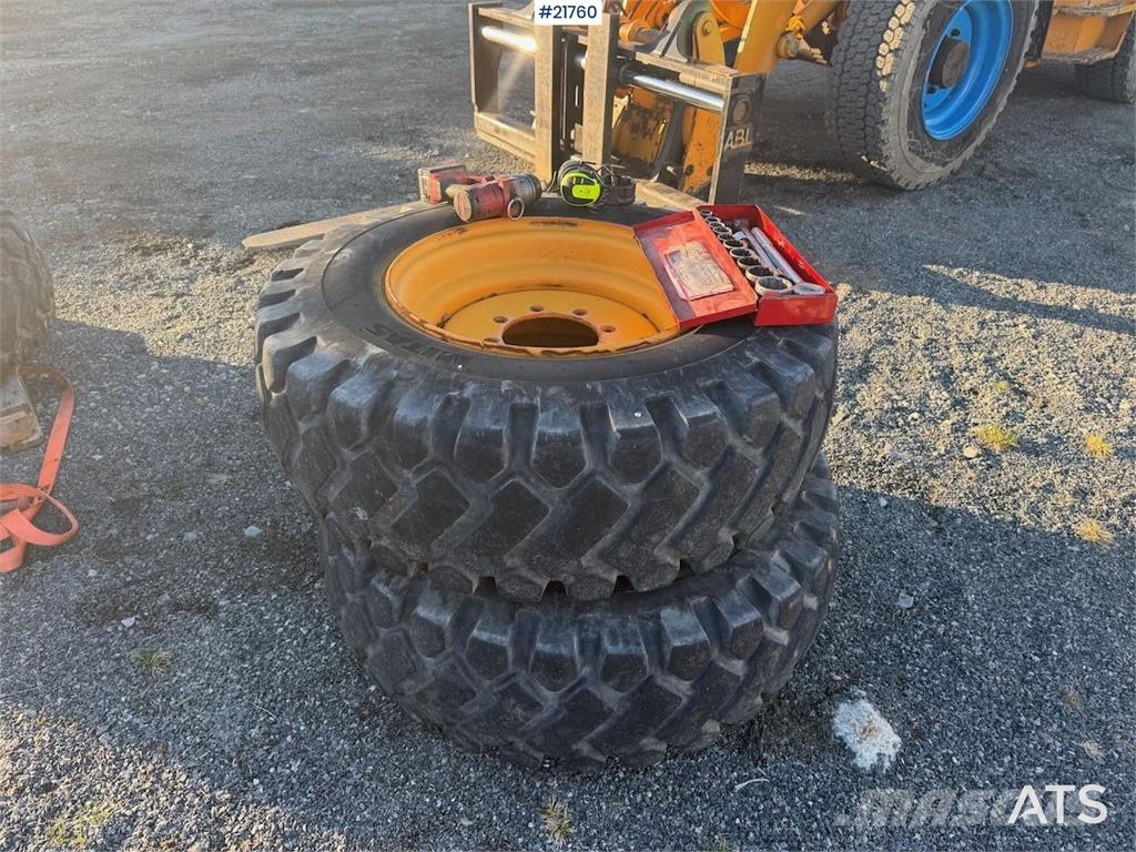 Venieri 7.63C wheel loader w/original bucket لوادر بعجل