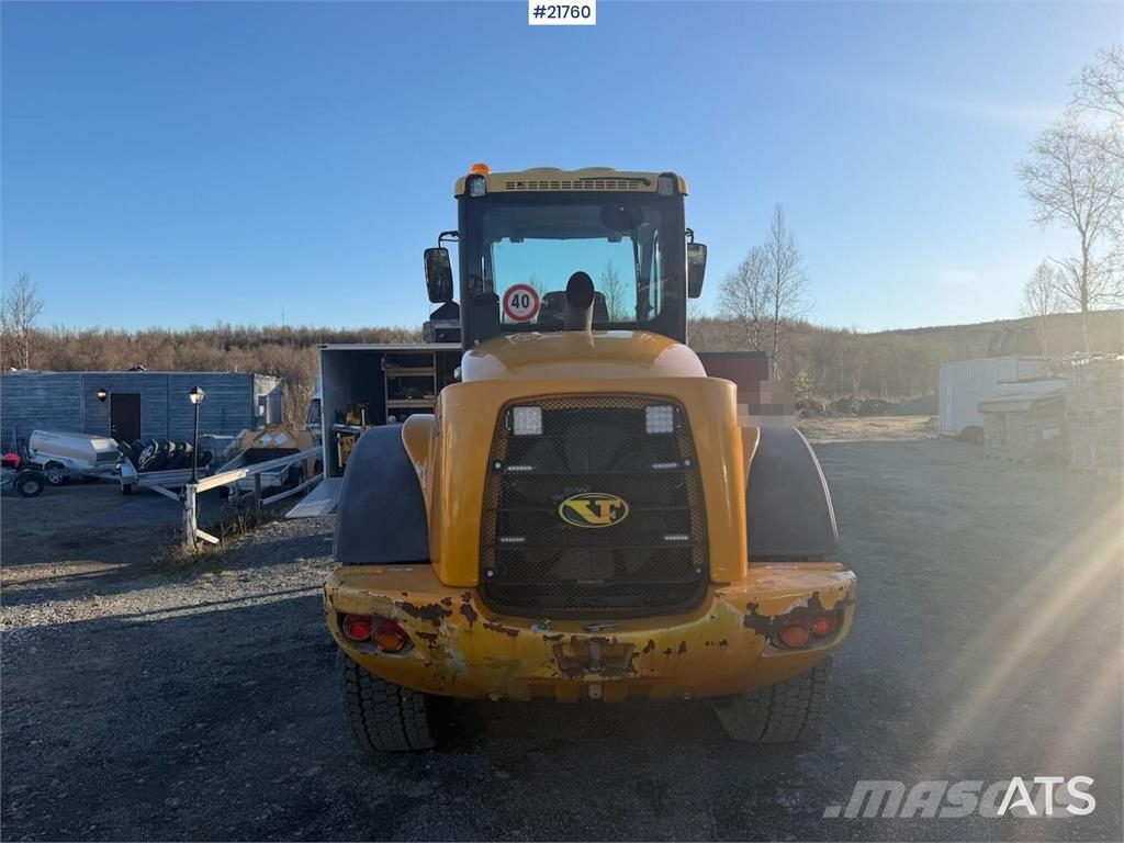 Venieri 7.63C wheel loader w/original bucket لوادر بعجل