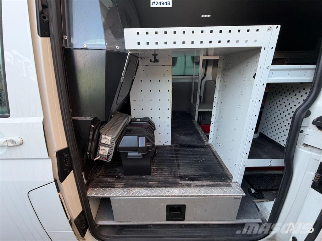 Volkswagen Transporter 4x4 Van شاحنة مقفلة
