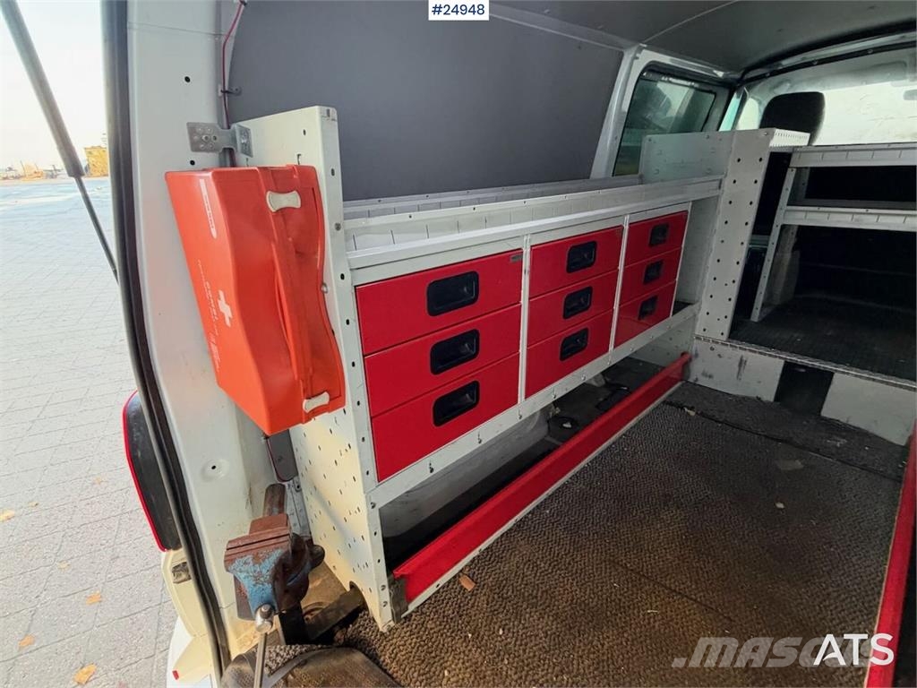 Volkswagen Transporter 4x4 Van شاحنة مقفلة