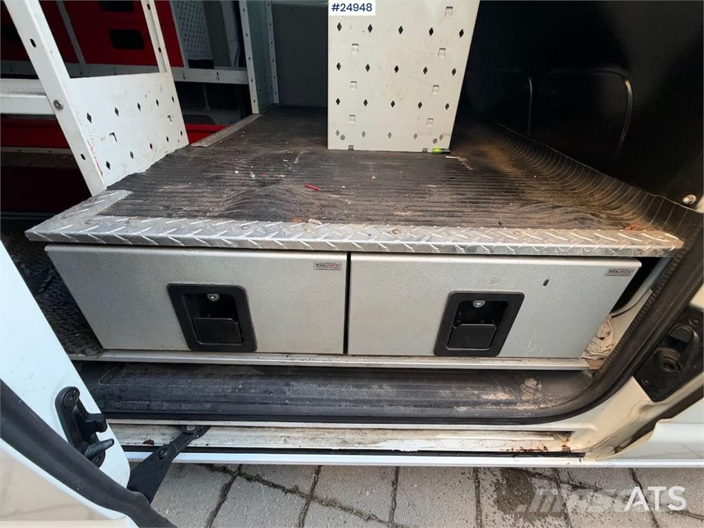 Volkswagen Transporter 4x4 Van شاحنة مقفلة