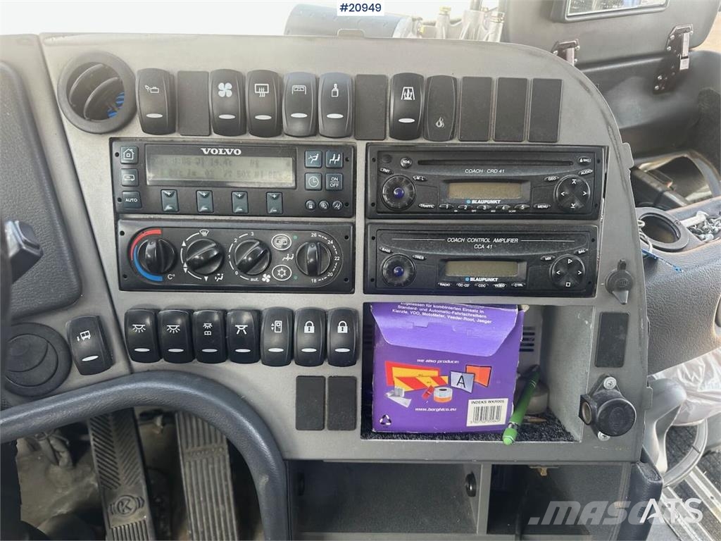 Volvo 9700H bus w/ 54 seats w/ summer and winter tires Otros