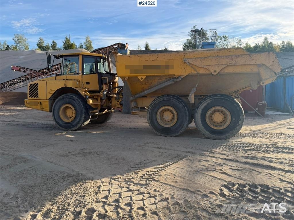 Volvo A25D 6x6 articulated hauler with white registratio Dumpere
