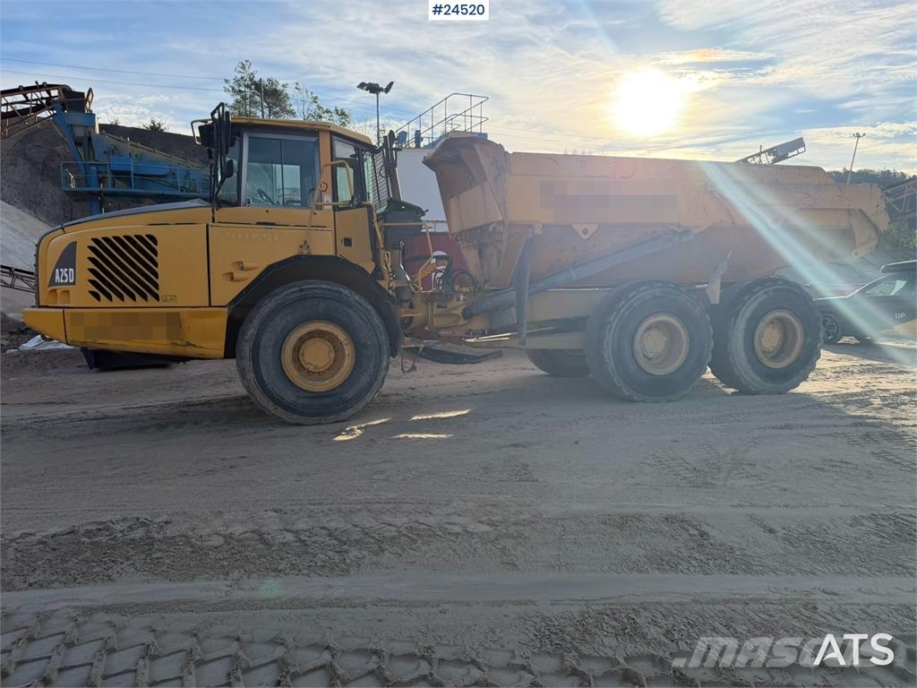 Volvo A25D 6x6 articulated hauler with white registratio Dumpere