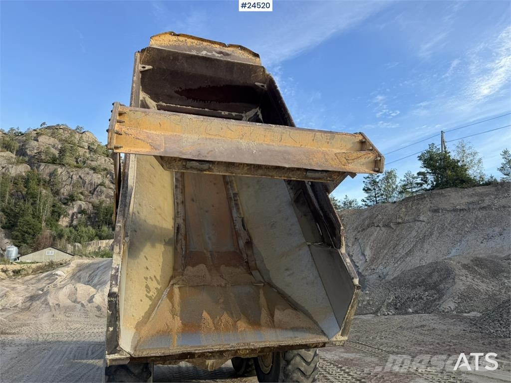 Volvo A25D 6x6 articulated hauler with white registratio Dumpere