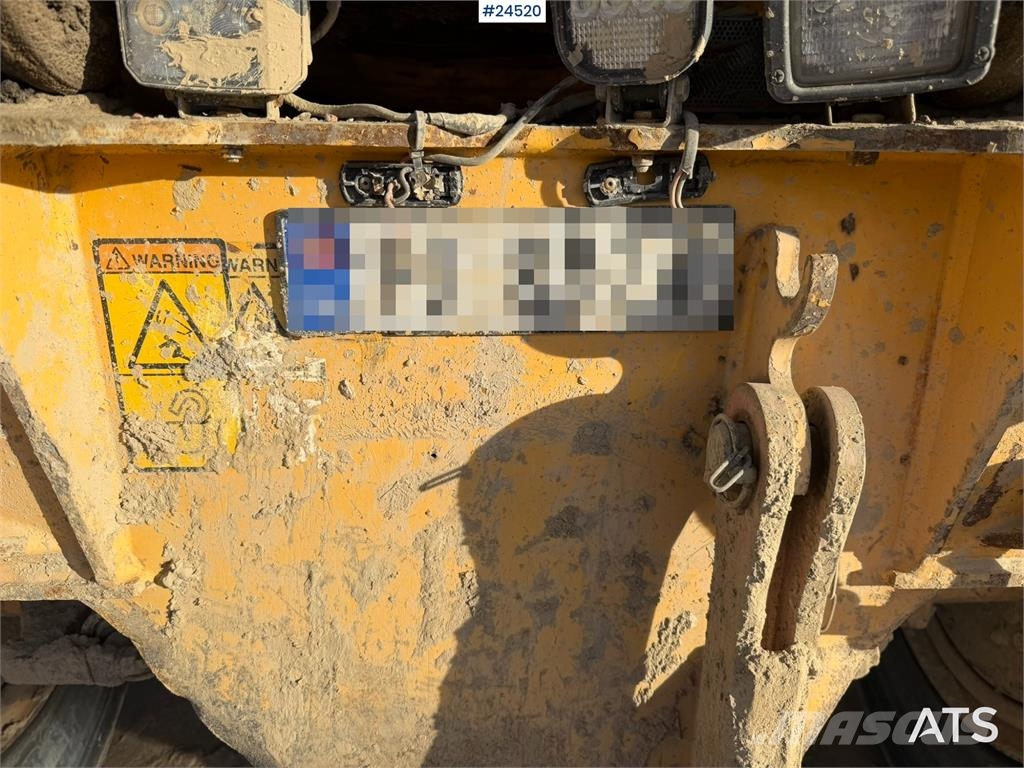 Volvo A25D 6x6 articulated hauler with white registratio Dumpere