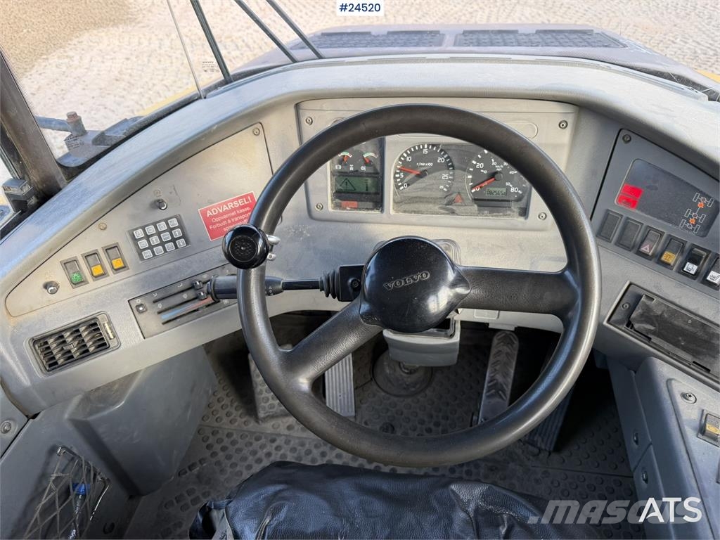 Volvo A25D 6x6 articulated hauler with white registratio Dumpere
