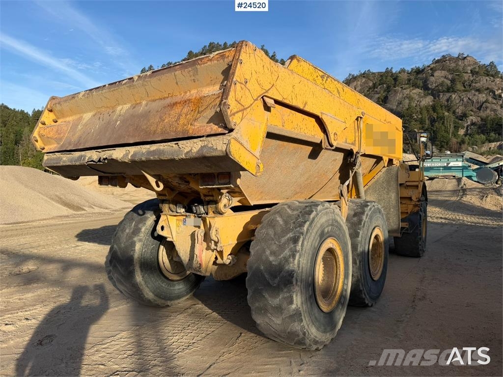 Volvo A25D 6x6 articulated hauler with white registratio Dumpere