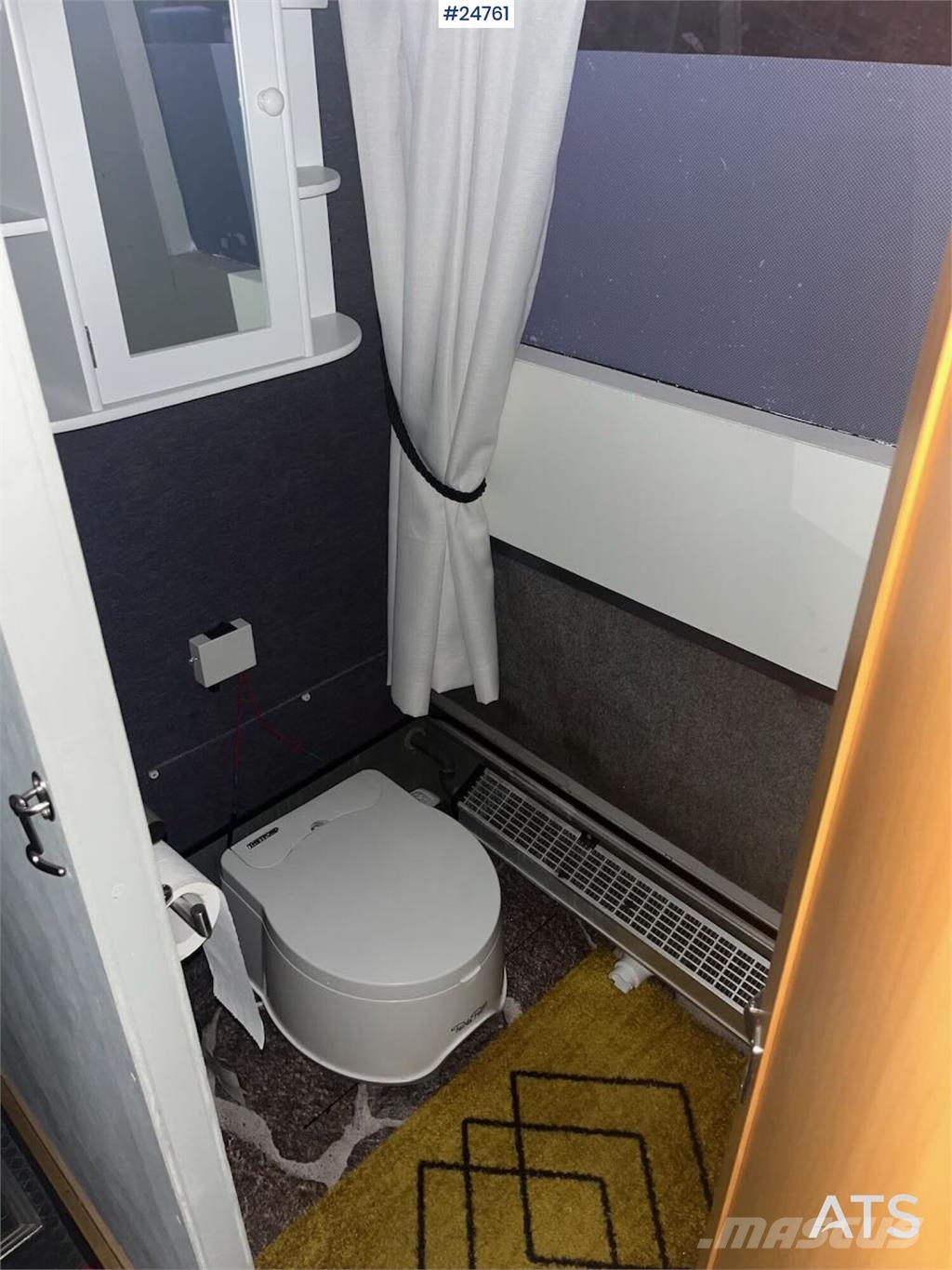 Volvo B10 B motorhome with 5+1 seats and sleeping space Yolcu otobüsleri