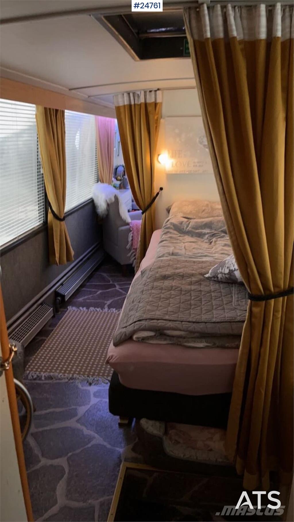 Volvo B10 B motorhome with 5+1 seats and sleeping space Yolcu otobüsleri