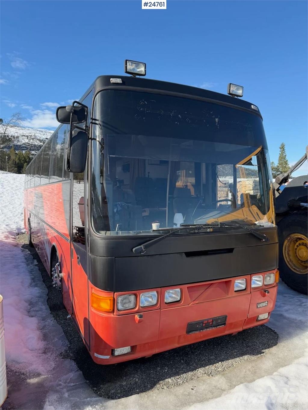 Volvo B10 B motorhome with 5+1 seats and sleeping space Yolcu otobüsleri