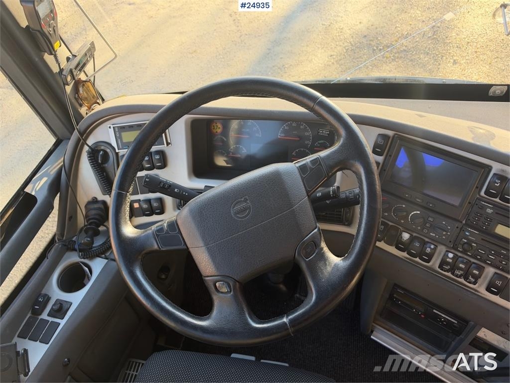 Volvo B12B 9700 Tour bus – 53 seats Kiti autobusai
