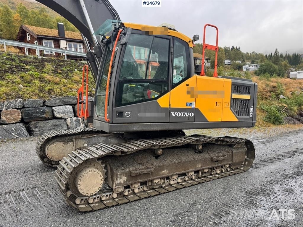 Volvo EC200EL Excavator with Steelwrist Rototilt and 2 B Beltegraver