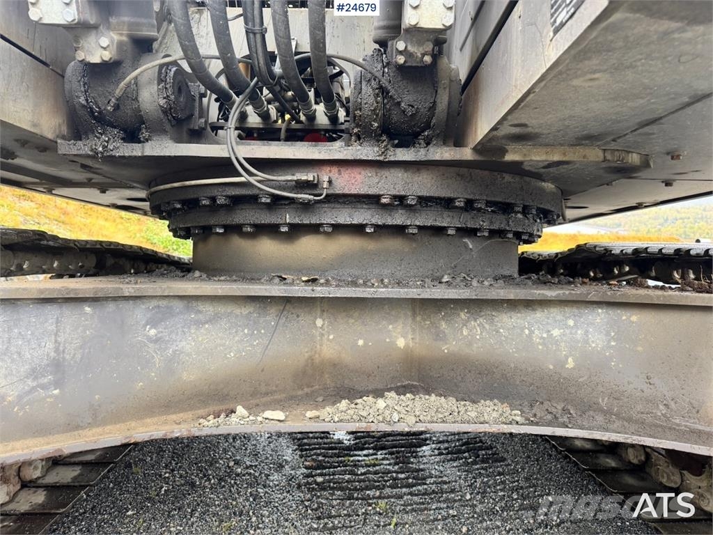 Volvo EC200EL Excavator with Steelwrist Rototilt and 2 B Beltegraver