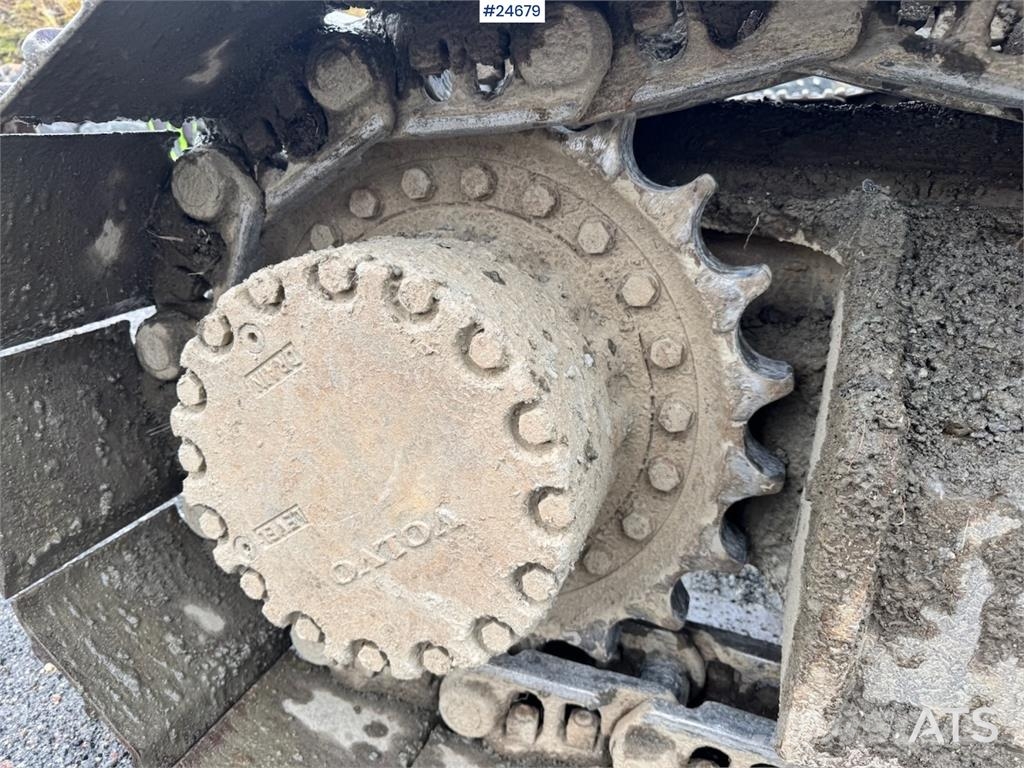 Volvo EC200EL Excavator with Steelwrist Rototilt and 2 B Beltegraver
