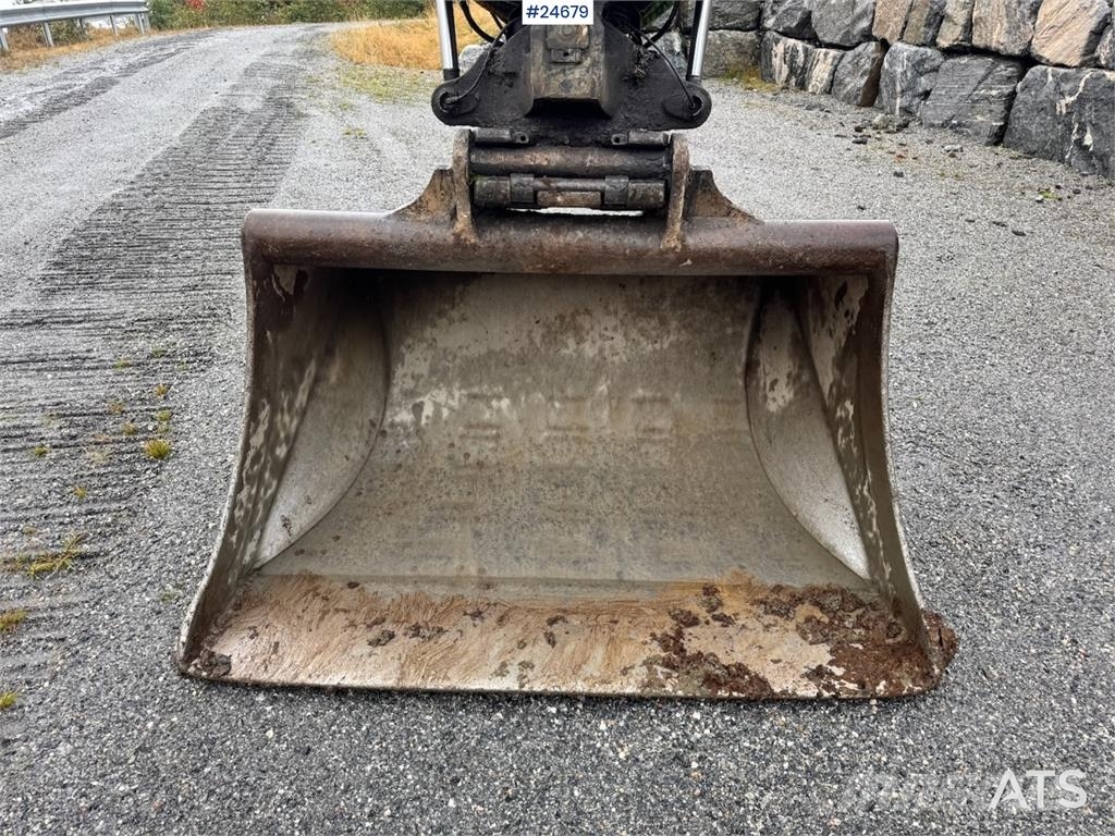 Volvo EC200EL Excavator with Steelwrist Rototilt and 2 B Beltegraver