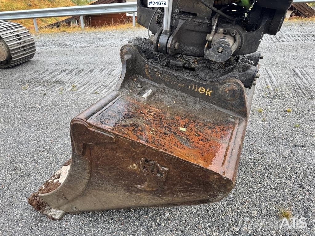 Volvo EC200EL Excavator with Steelwrist Rototilt and 2 B Beltegraver