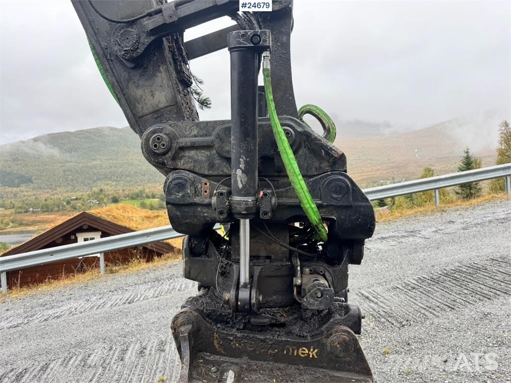 Volvo EC200EL Excavator with Steelwrist Rototilt and 2 B Beltegraver