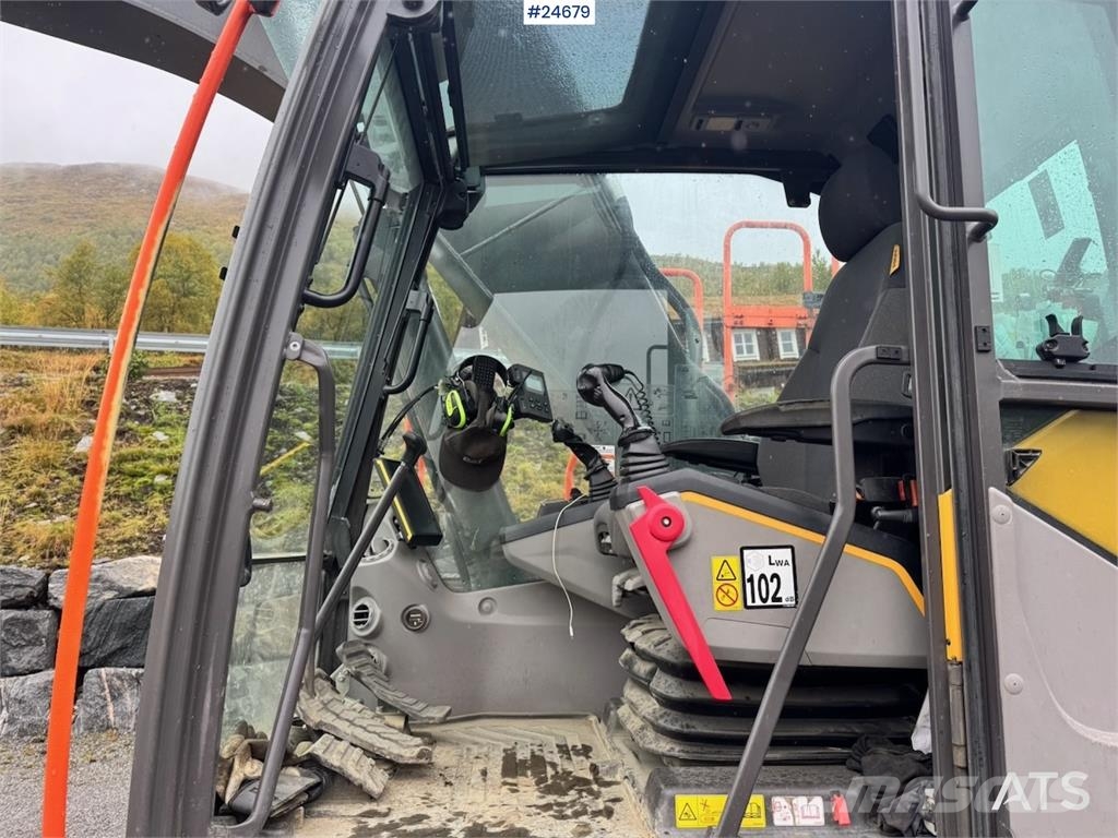 Volvo EC200EL Excavator with Steelwrist Rototilt and 2 B Beltegraver