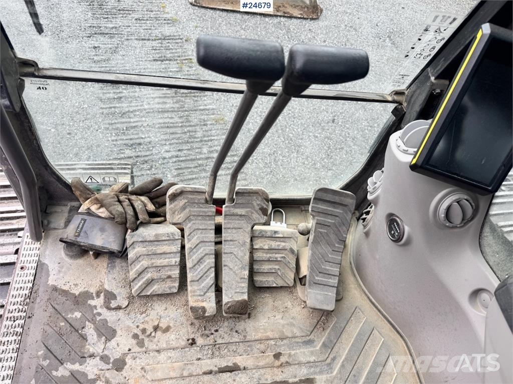 Volvo EC200EL Excavator with Steelwrist Rototilt and 2 B Beltegraver