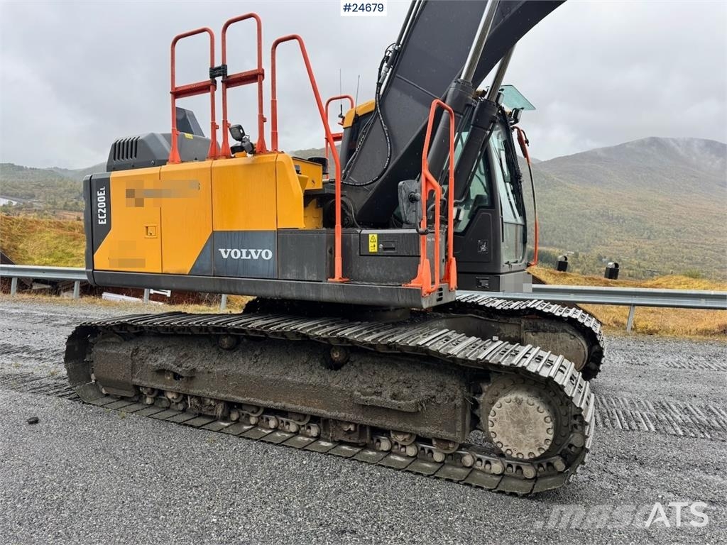 Volvo EC200EL Excavator with Steelwrist Rototilt and 2 B Beltegraver