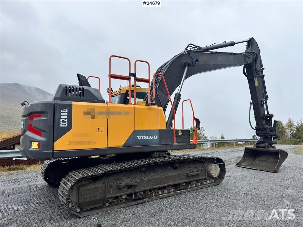 Volvo EC200EL Excavator with Steelwrist Rototilt and 2 B Beltegraver