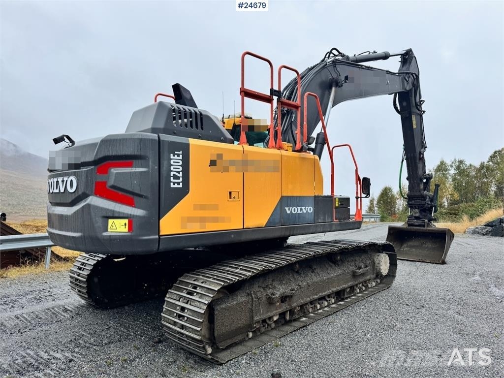 Volvo EC200EL Excavator with Steelwrist Rototilt and 2 B Beltegraver