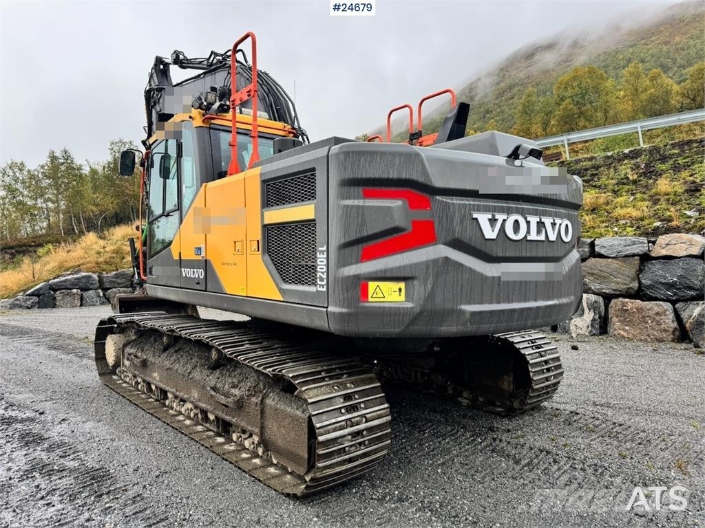 Volvo EC200EL Excavator with Steelwrist Rototilt and 2 B Beltegraver