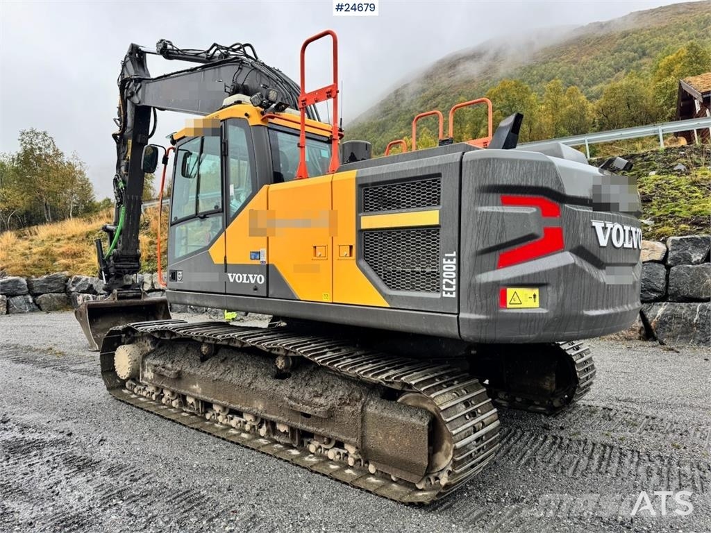 Volvo EC200EL Excavator with Steelwrist Rototilt and 2 B Beltegraver