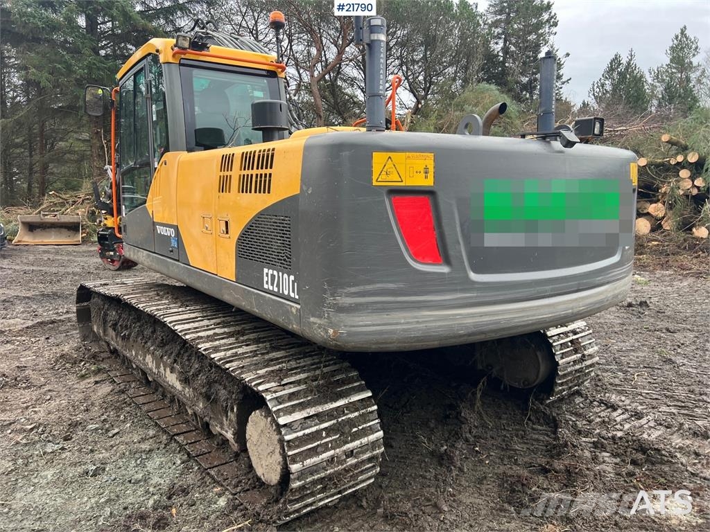 Volvo ec210cl excavator w/ rototilt, sanding bucket and  Escavadoras de rastos