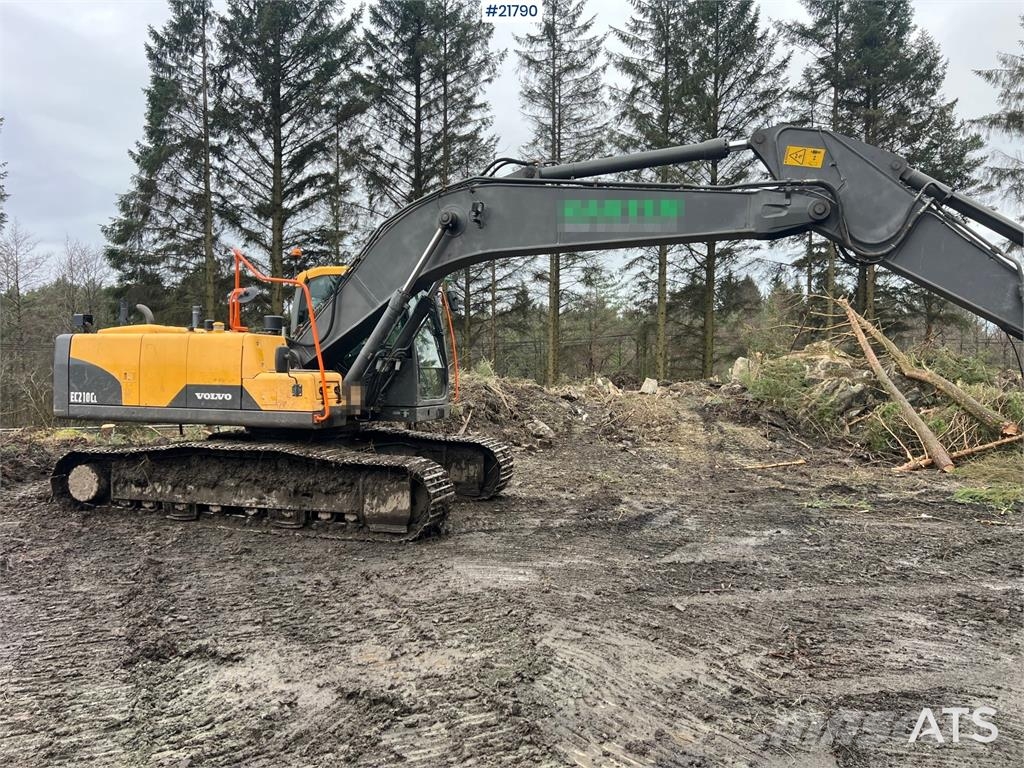 Volvo ec210cl excavator w/ rototilt, sanding bucket and  Escavadoras de rastos