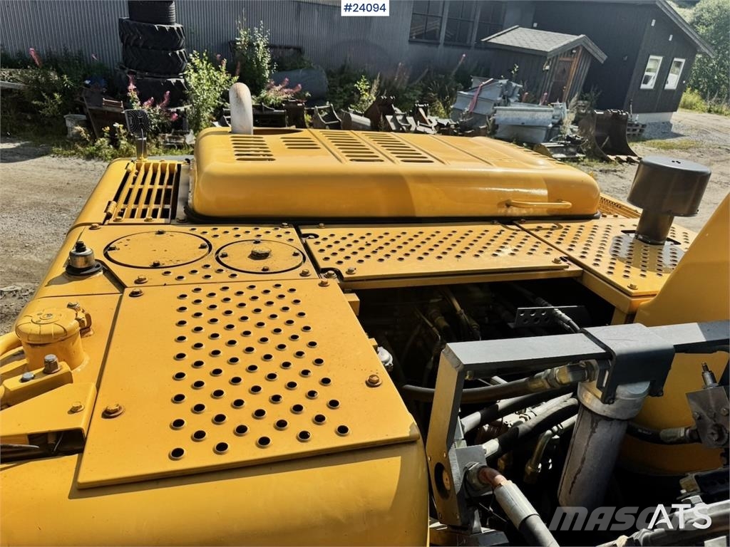 Volvo EC210LC Excavator w/ Grading Bucket WATCH VIDEO حفارات زحافة