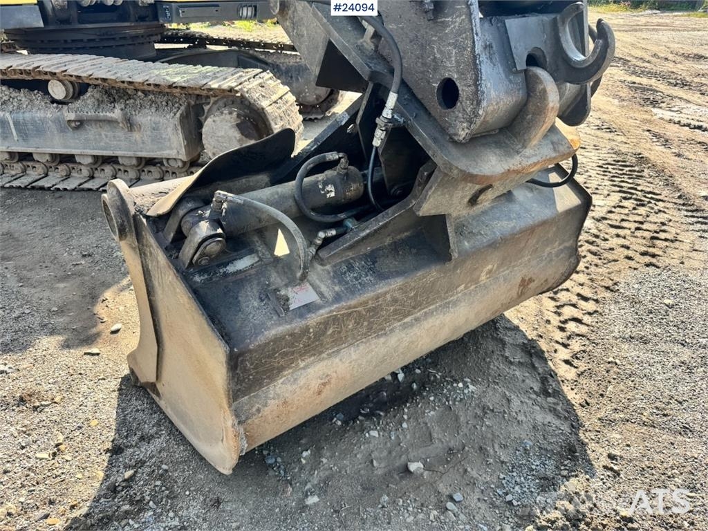 Volvo EC210LC Excavator w/ Grading Bucket WATCH VIDEO حفارات زحافة