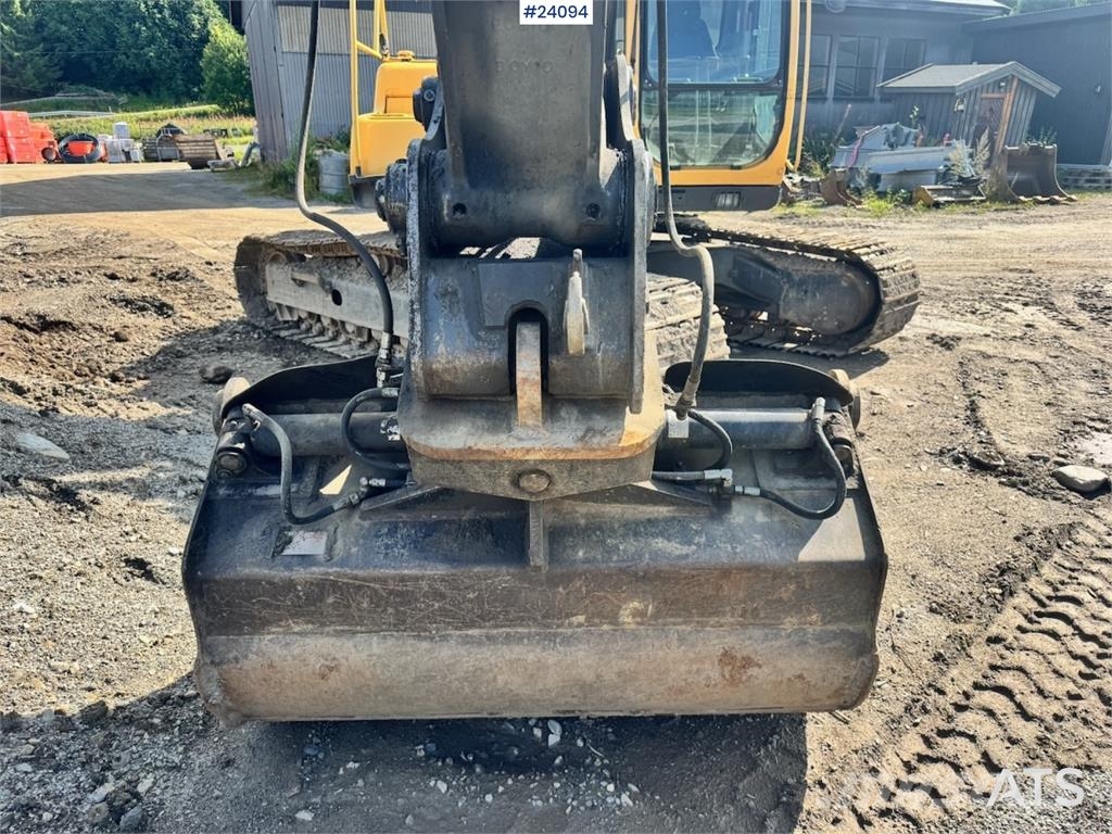 Volvo EC210LC Excavator w/ Grading Bucket WATCH VIDEO حفارات زحافة