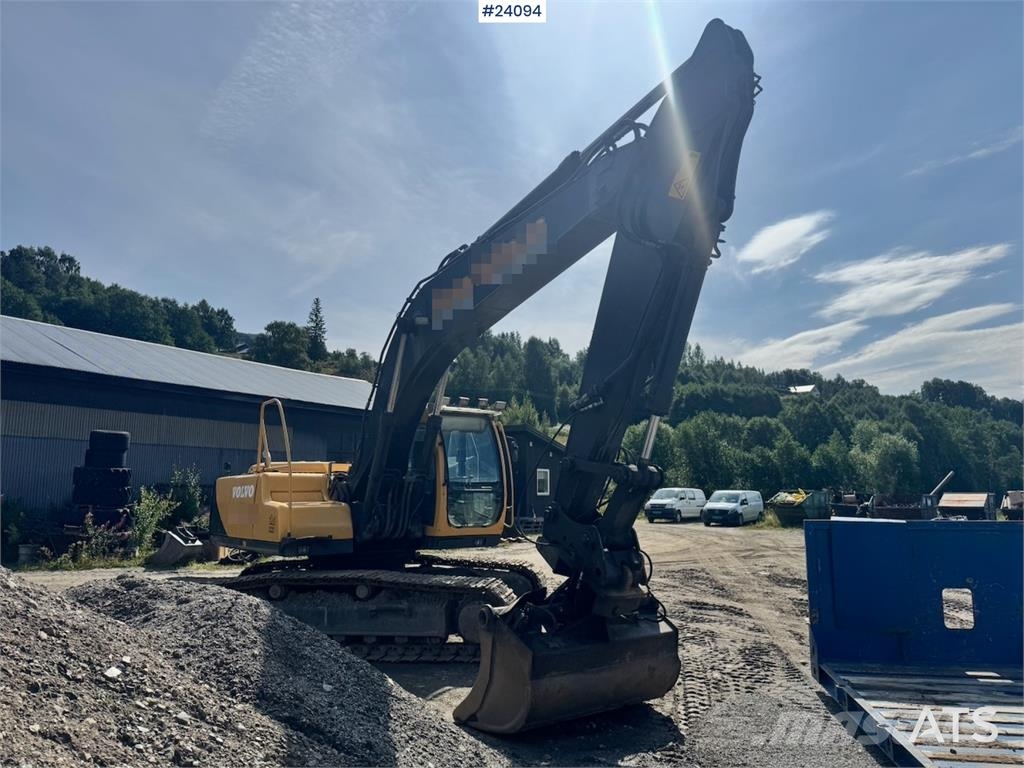 Volvo EC210LC Excavator w/ Grading Bucket WATCH VIDEO حفارات زحافة