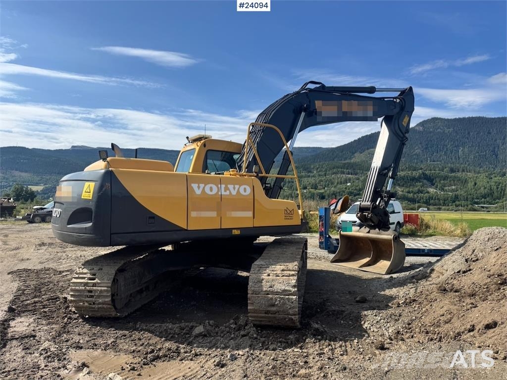 Volvo EC210LC Excavator w/ Grading Bucket WATCH VIDEO حفارات زحافة