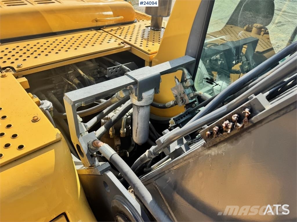 Volvo EC210LC Excavator w/ Grading Bucket WATCH VIDEO حفارات زحافة