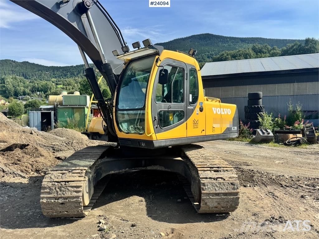 Volvo EC210LC Excavator w/ Grading Bucket WATCH VIDEO حفارات زحافة