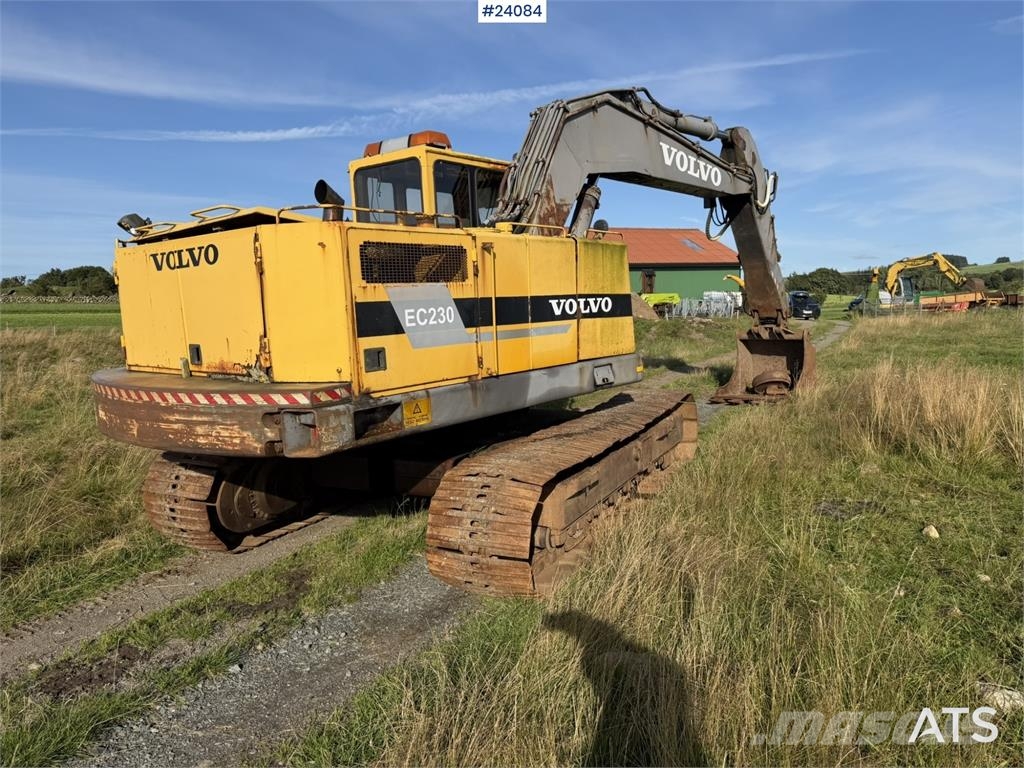 Volvo EC230 Excavator with Tooth Bucket WATCH VIDEO Escavatori cingolati