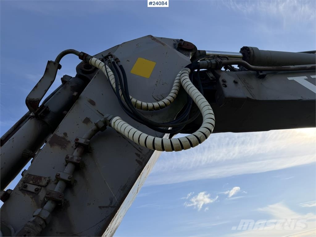 Volvo EC230 Excavator with Tooth Bucket WATCH VIDEO Escavatori cingolati